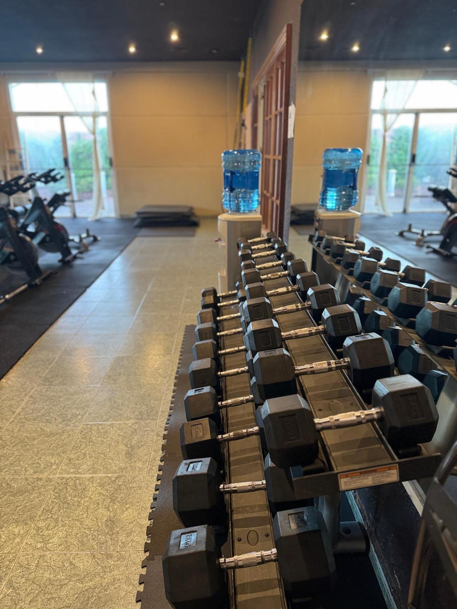 Hotel & Restaurant Figueres Parc 埃尔斯-霍斯塔雷斯 外观 照片