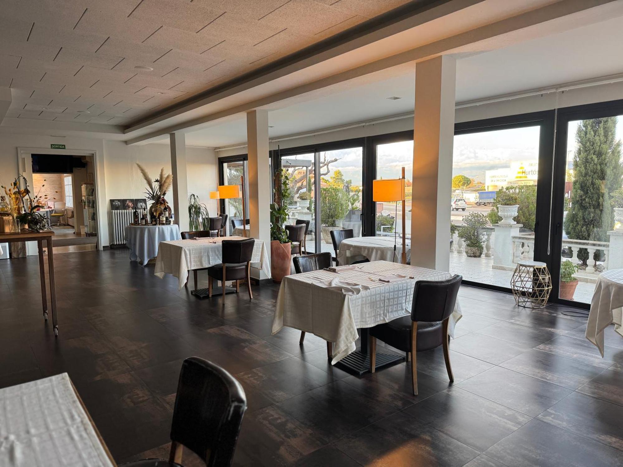 Hotel & Restaurant Figueres Parc 埃尔斯-霍斯塔雷斯 外观 照片